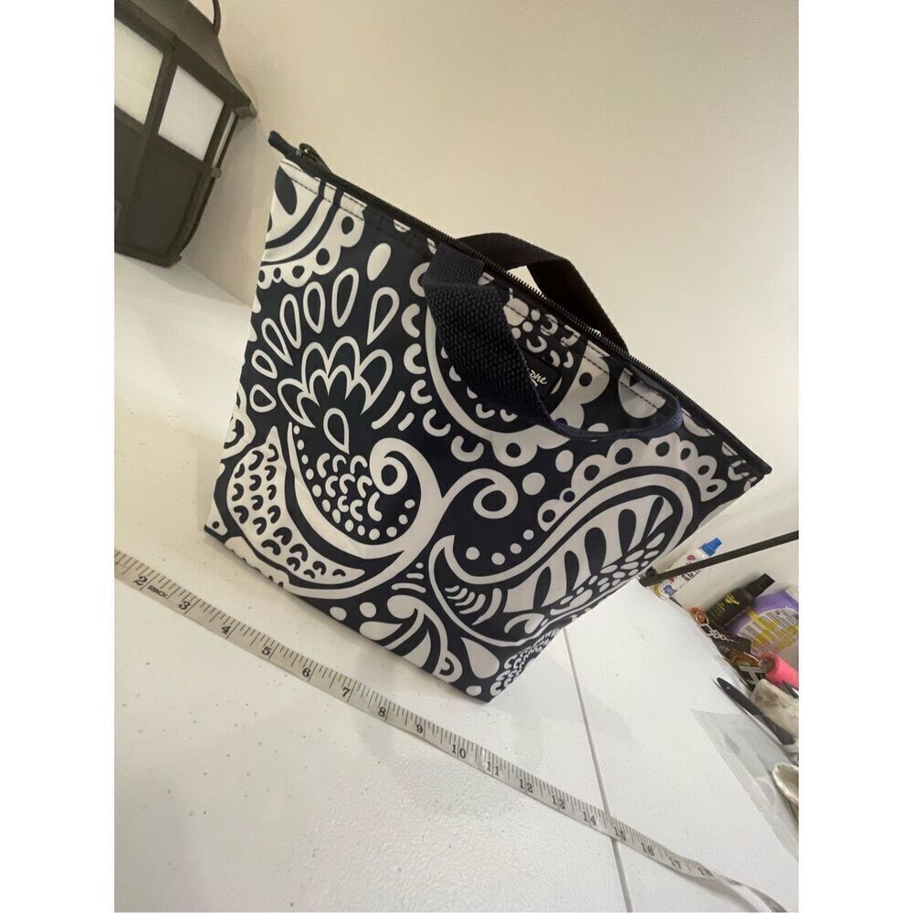 Thirty One insulated lunch bag navy white
